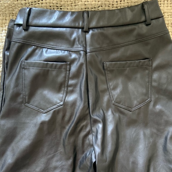 Black leather pants - Picture 3 of 4